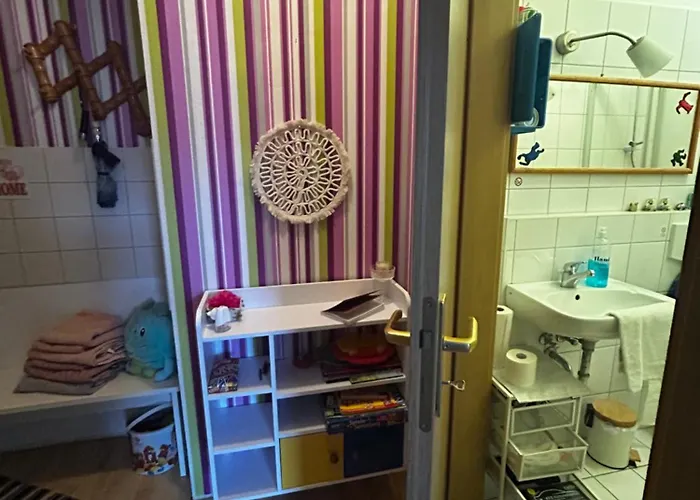 Happyhome Bahnhofnah Gemuetlich Familiaer * アルンシュタット